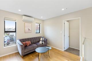 Modern Central 4BRM with Aircon, heating and Parking - 8