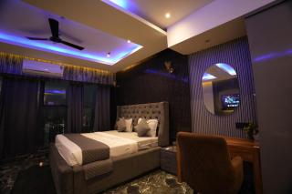 Hotel Namaste With Jacuzzi I Best For Couples and Corporate I Noida - 1