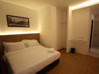 Place2Stay Business Hotel @ Waterfront - 1