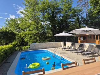 4 TREES Holiday House - 1