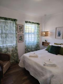 Aintree Farm Cottage - 5