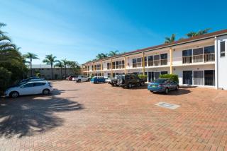 The Beach Motel Hervey Bay - 9