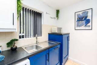 2 Bedroom Apartment with 4 Single Beds and Free Parking, Sheffield - 4