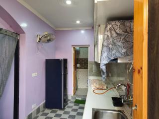 Spacious 2BHK Peaceful Kursu Padshahi bagh Stay - 2