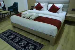 hotel welcome palace near mcdonald"s & New Delhi railway station & connaught place - 3