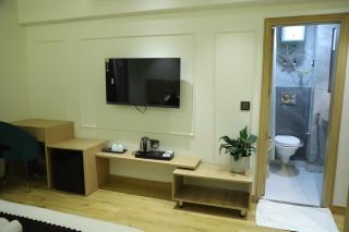 hotel welcome palace near mcdonald"s & New Delhi railway station & connaught place - 6