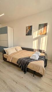 Urban Oasis with Private Terrace - 2