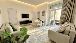 Urban Oasis with Private Terrace - 9