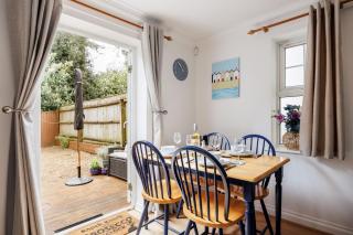 Take Your Time - Woodland Walk Moments from Alum Chine Beach - 7