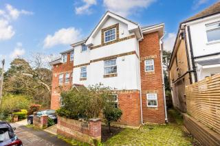 Take Your Time - Woodland Walk Moments from Alum Chine Beach - 2