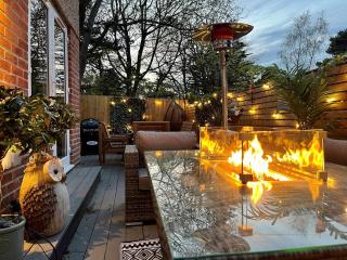 The Coach House - Beautiful and Spacious Outside Decking - 1