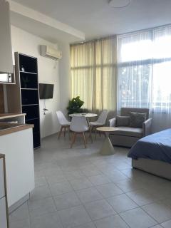 Cactus Apartments - 2