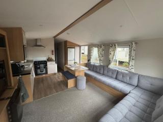 Stylish large static caravan gold rated 3BR Slp 8 Thorness Bay - 9