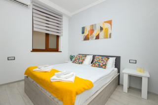 Stylish City Center Retreat Near Republic Square - 9