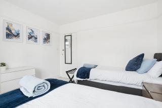 Bright 2BR Apartment, Free parking, Easy access to beaches & Town - 8