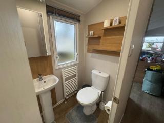 Stylish large static caravan gold rated 3BR Slp 8 Thorness Bay - 3