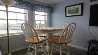 Escape To Yacht - Upstairs Apartment - 5