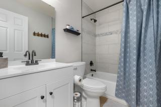 NEW Modern Getaway Relax Unwind & Enjoy - 7