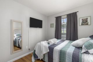 NEW Modern Getaway Relax Unwind & Enjoy - 2