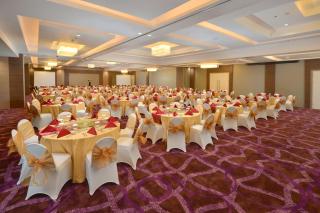 Platinum Adisucipto Hotel & Conference Center - 1