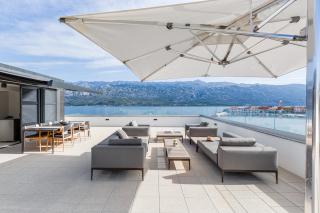 Penthouse Velebit Direct Sea Views Steps to Beach Luxury Stay - 8