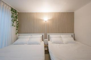 Dana Lodge - Seokchon Lake, KSPO, COEX, Lotte World, Gangnam, Songnidan-gil - 2