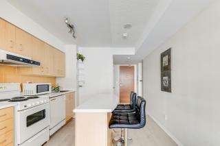 Downtown Toronto Condo Suite Near Waterfront - Free Parking & Transit Nearby - 7