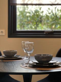 SANA Hideout, Romantisch boshuisjes voor 2 naast het bos en Sauna Drôme - 1