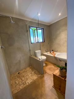 Quaint Guest House with a Vibe - 9