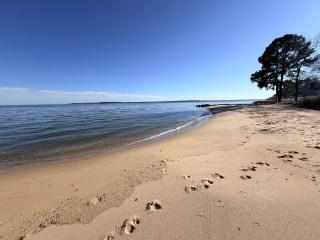 Luxury Chesapeake Bayfront Home w Private Beach - 7