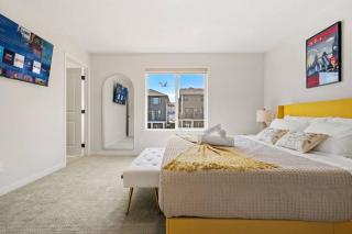 Glacier Ridge Retreat | Spacious 4BR • Sleeps 14 - 3