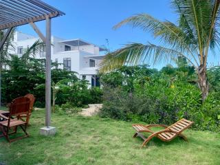 Your getaway in nature! Private garden & pool view - 7