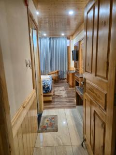 Hotel Surya Heights Manali - 9