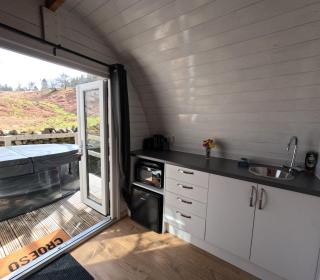 Ash Cabin with Hot Tub - 9