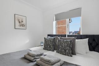 Versatile 3BR - 10 Min Drive to Ashford Station - 2