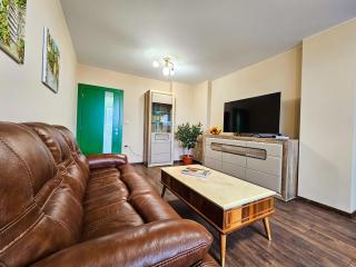 Quiet 2BD Apartment near Sea Garden & Beach by ApartMAX - 0