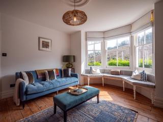 Stunning Dartmouth Views Stylish Coastal Home - 4