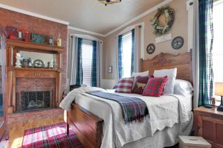 Hatchery House Bed & Breakfast - 1