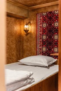 Alladin Capsule Hotel - 7