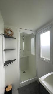 Charming Mobile Home in Les Mathes, Close to La Palmyre Zoo - 2