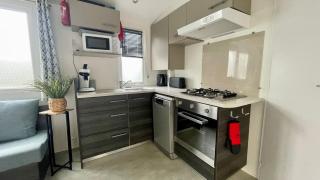 Charming Mobile Home in Les Mathes, Close to La Palmyre Zoo - 6