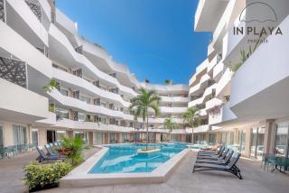 Modern Central Studio w Pools & Beach Nearby - 2