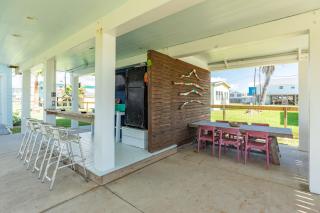 Surf & Turf - Laid Back Slice of Island Life - 7