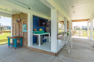 Surf & Turf - Laid Back Slice of Island Life - 6