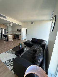 Luxe Apartment with Harbor views - 4