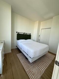 Luxe Apartment with Harbor views - 6