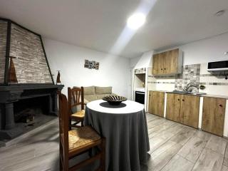 4 habitaciones en casa rural con chimenea y jardin - 1