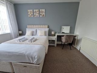Stylish 2bed House Near Wakefield City Centre - 2