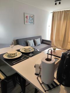 Moderno, acogedor departamento con estacionamiento - 8