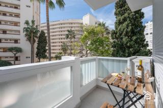 Marbella Beachside 1BR - Pool & Walk to Town - 8